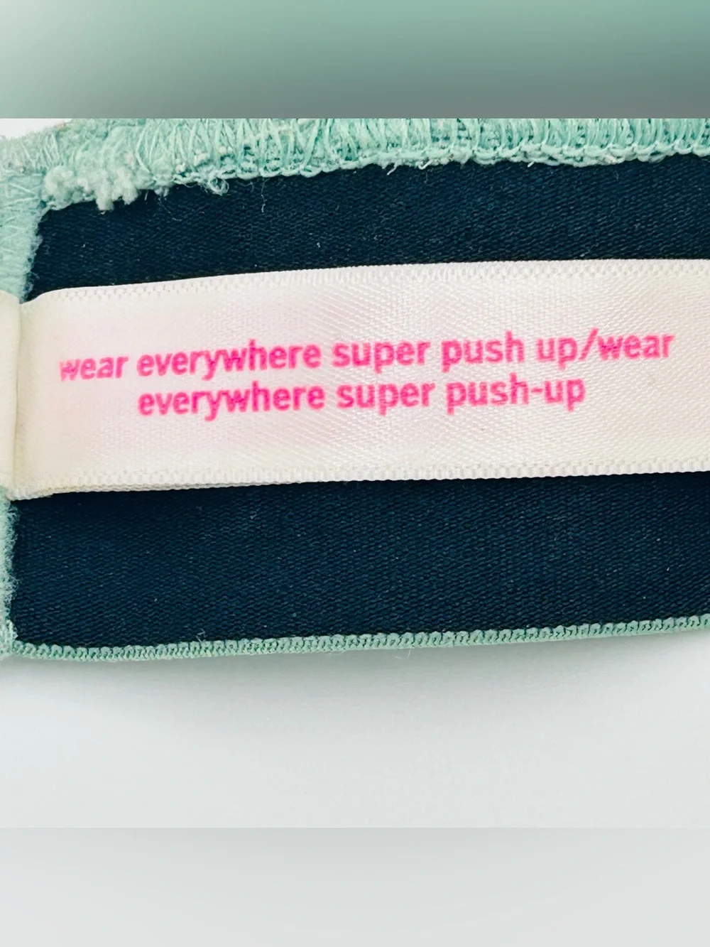 PINK Victoria’s Secret Wear Everywhere Super Push Up Bra size 34D Green Lace